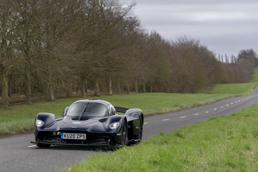  Aston Martin Valkyrie 2018 года  (фото 16 из 23)